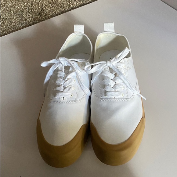 Todd Snyder Sperry White Canvas Sneakers with Brown Soles Sz 10.  NWOB